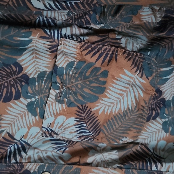 Duluth Trading Co Palm Leaf Print Long Sleeve Button Down Shirt. Tropical. - Picture 4 of 8